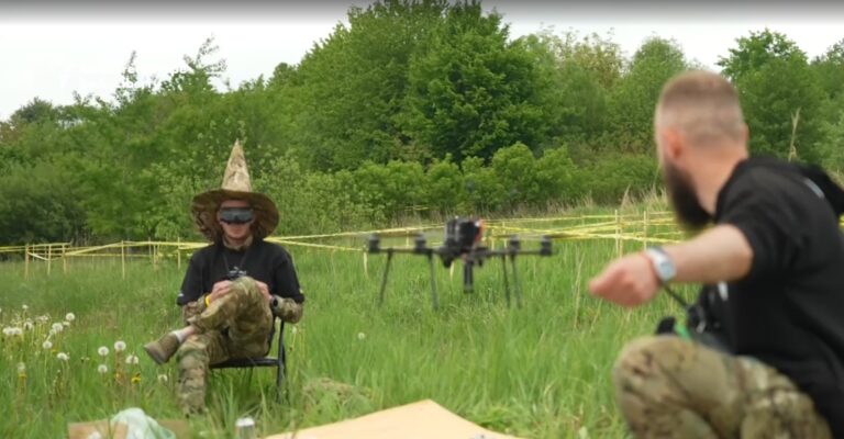 Sersjant Zakhar Korol, dronepilot i den ukrainske Wilddrones-enheten.