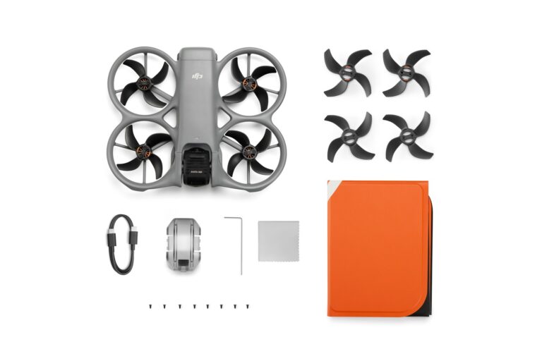 DJI Avata 360 FPV-drone med tilbehør på hvit bakgrunn