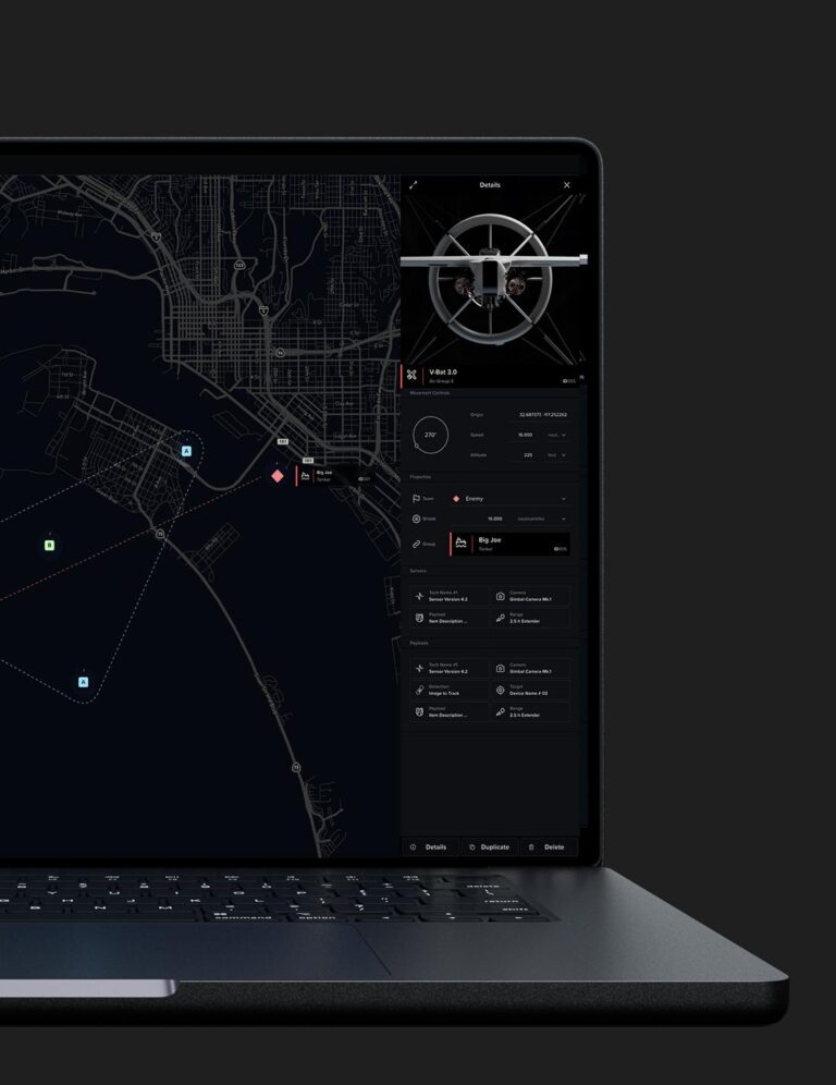 Shield AIs Hivemind-programvare med en V-BAT-drone vist på skjerm.