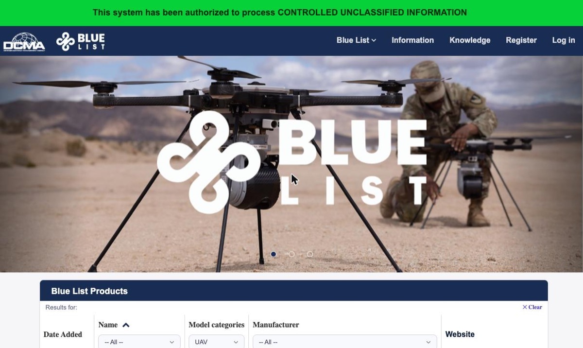 DCMAs Blue List-portal med DCMA- og Blue List-logo over et bilde av en soldat ved en drone